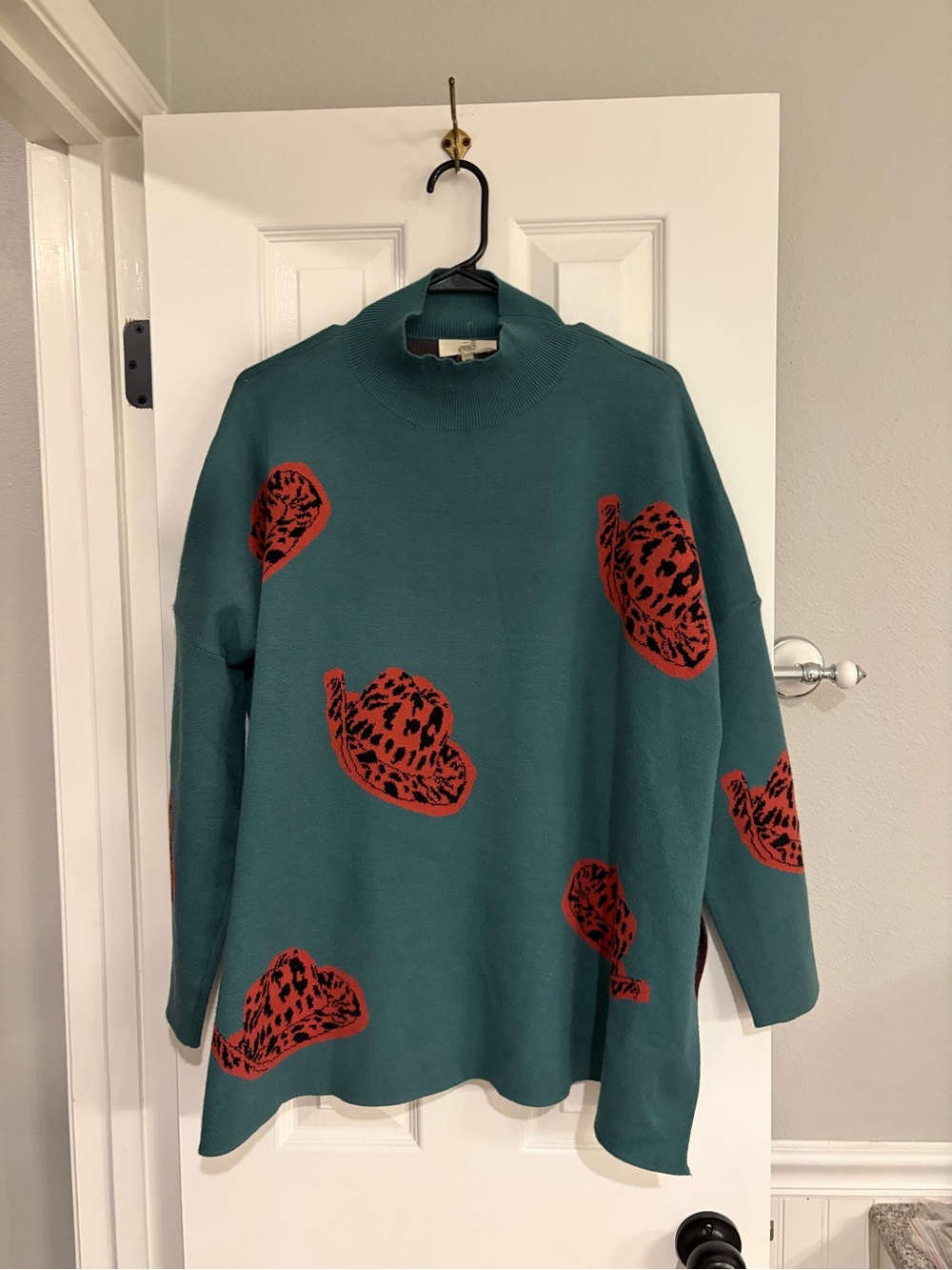 Entro Cowboy Hat Animal Print Sweater Green Medium